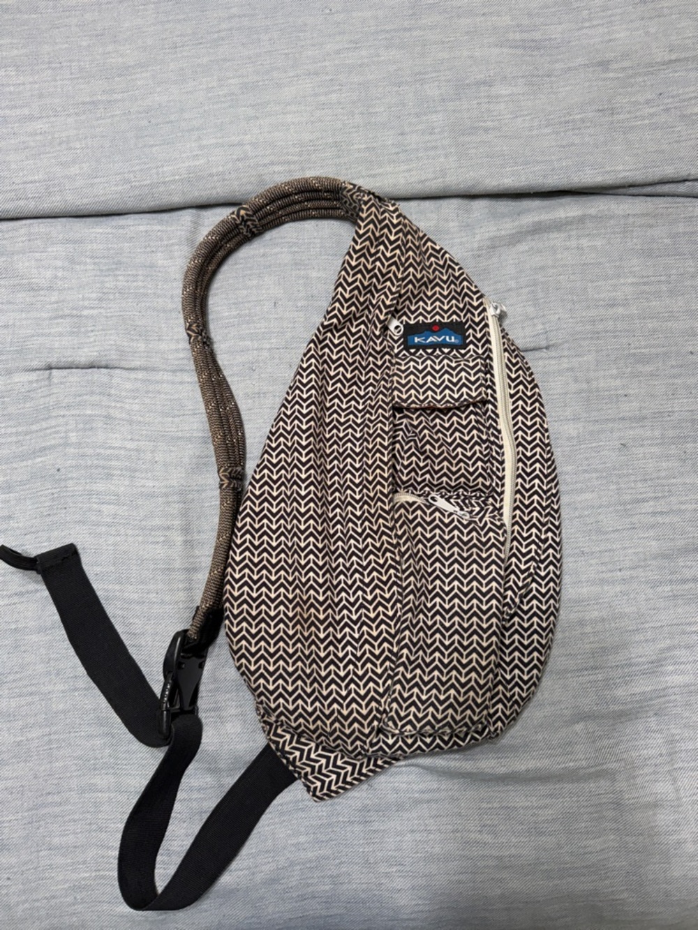KAVU Black and Cream Chevron Rope Sling Pack